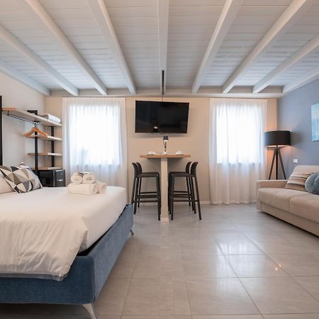 Es Rooms And Apartments Торболе Экстерьер фото